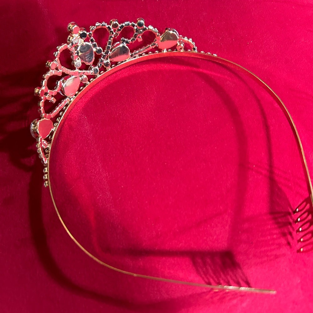 Tiara Goldtone Rhinestone NWT - Picture 4 of 6